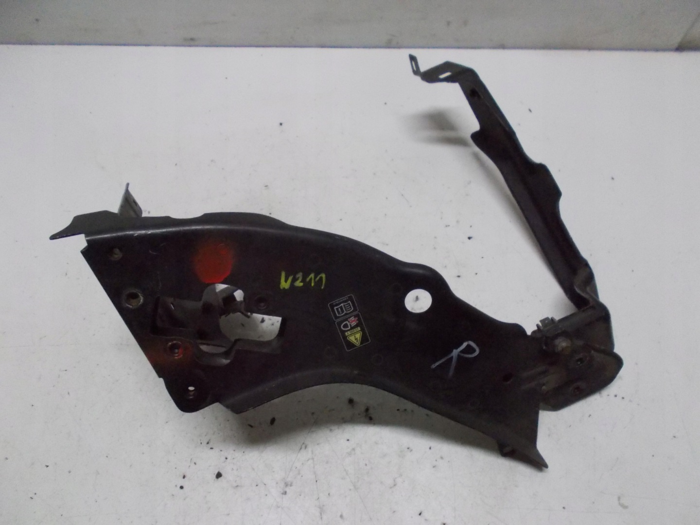 MERCEDES W211 OKULAR right A2048173420