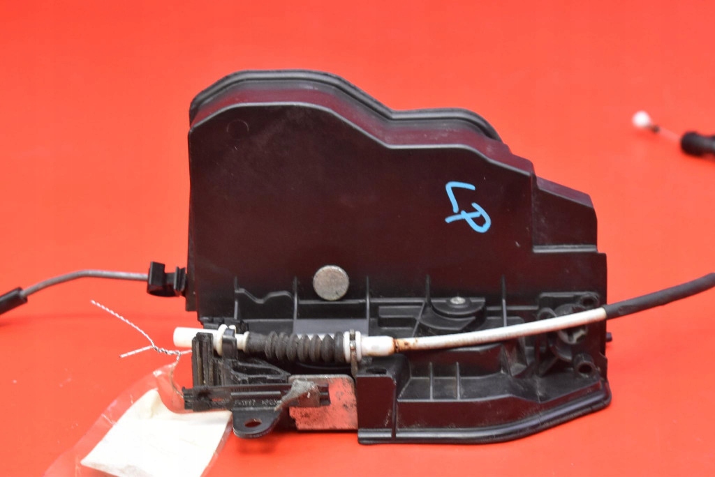lock door left front front EU 7202143 BMW X5 E70 06-10