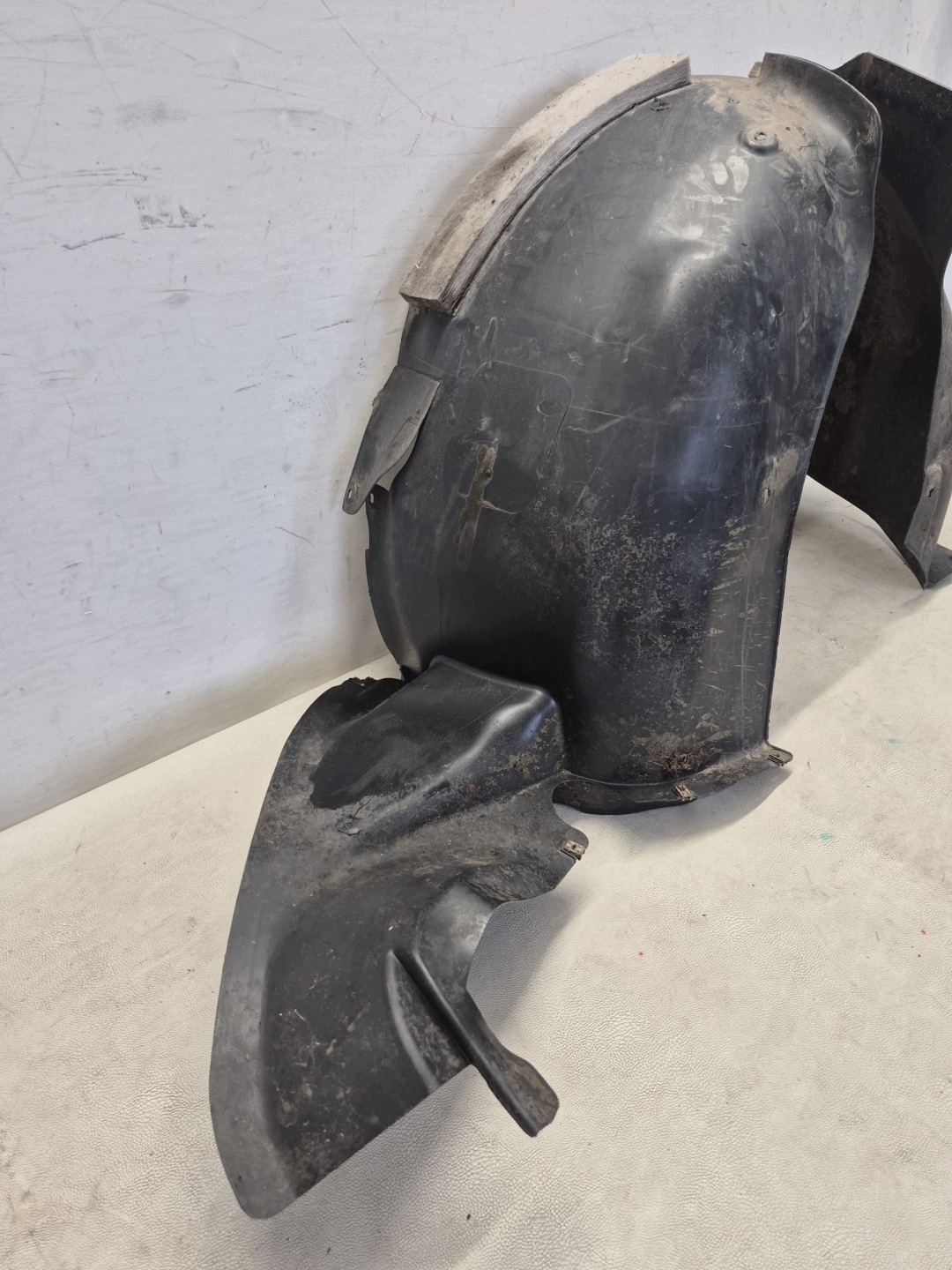 VW TIGUAN and 5N0 mudguard right front front 5N0805912A