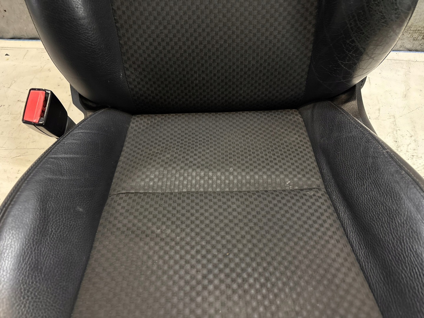 Sitz links Halbleder Mazda 3 BK HB