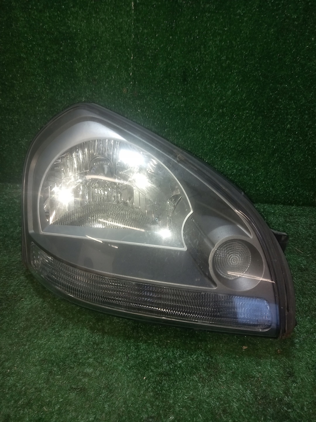 light right front HYUNDAI TUCSON