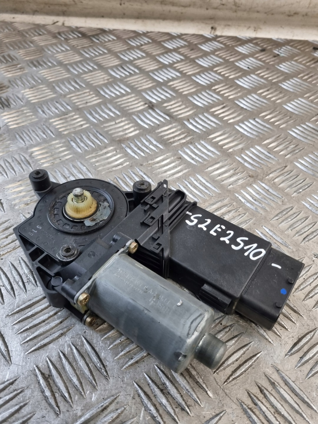 motor fenster rechts vorne VW PASSAT B5 FL