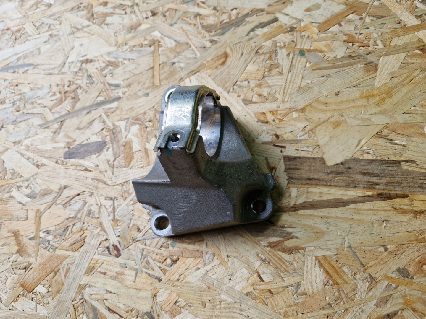 Consolle Supporto Semiasse RENAULT ARKANA 1.6 E-TECH 937746410R