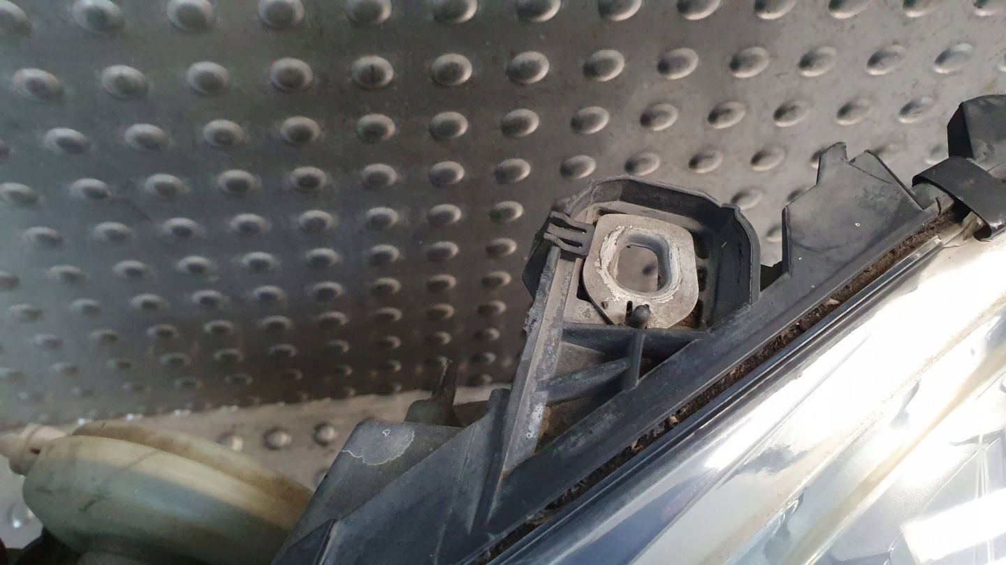 light front left MERCEDES B-KLASA W245 05- A1698201761