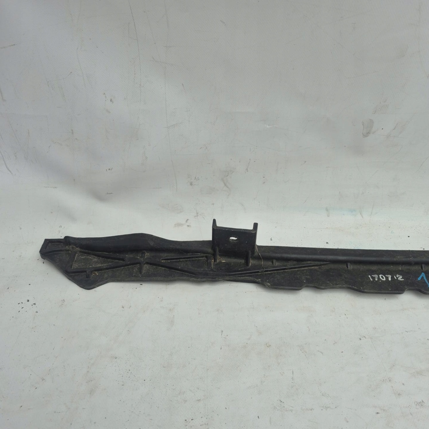 KIA STINGER sider front front lower 86570-J5600