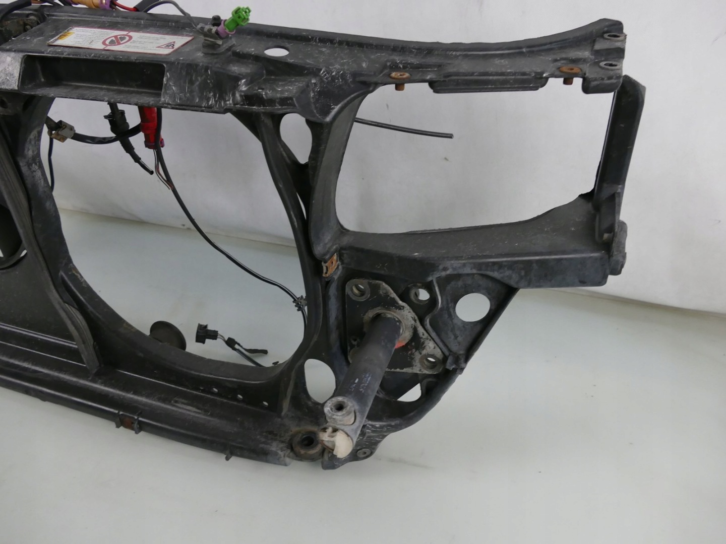 AUDI A4 B5 1.8 B support panel for radiators fan pillar iron 8D0805594