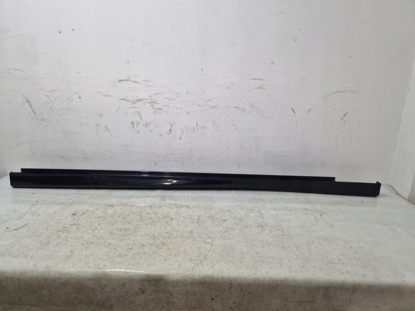 DODGE CHARGER SRT 2019- right moulding threshold original PAR 1QA50TRMAF