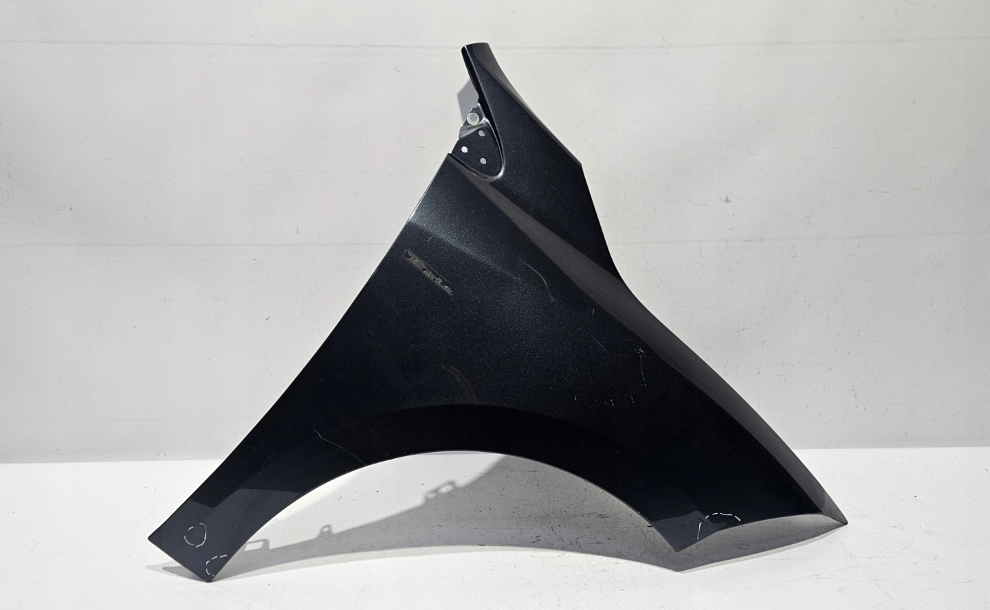 fender right front RENAULT MEGANE III 08-15 8201560417 original