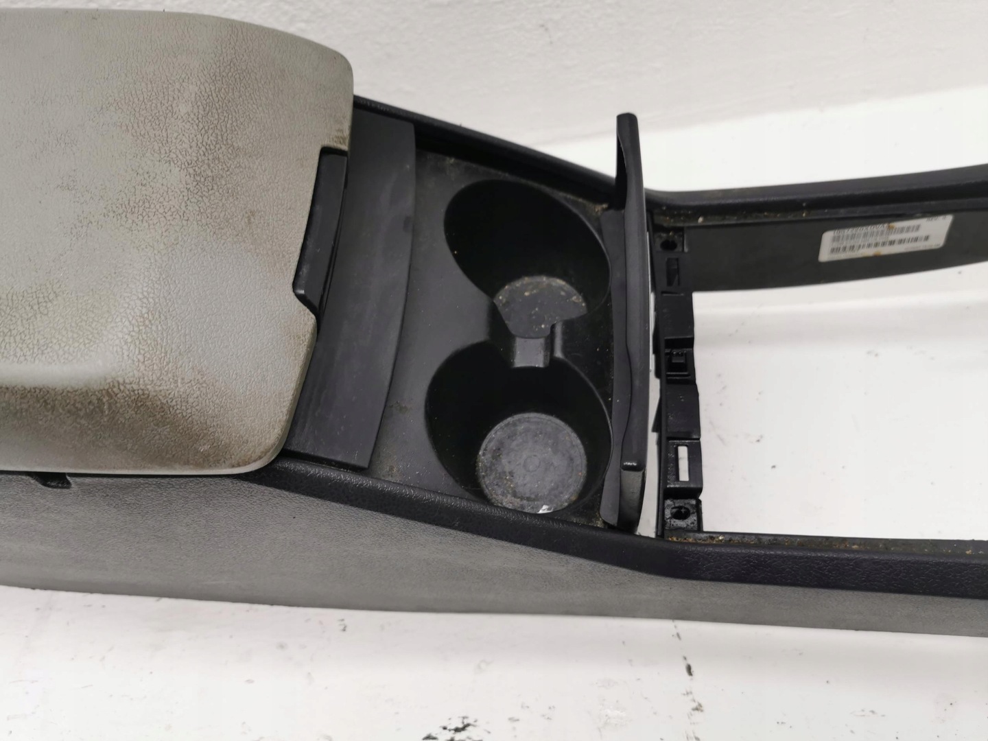 TUNEL central armrest CHRYSLER 300C 04-10 EU