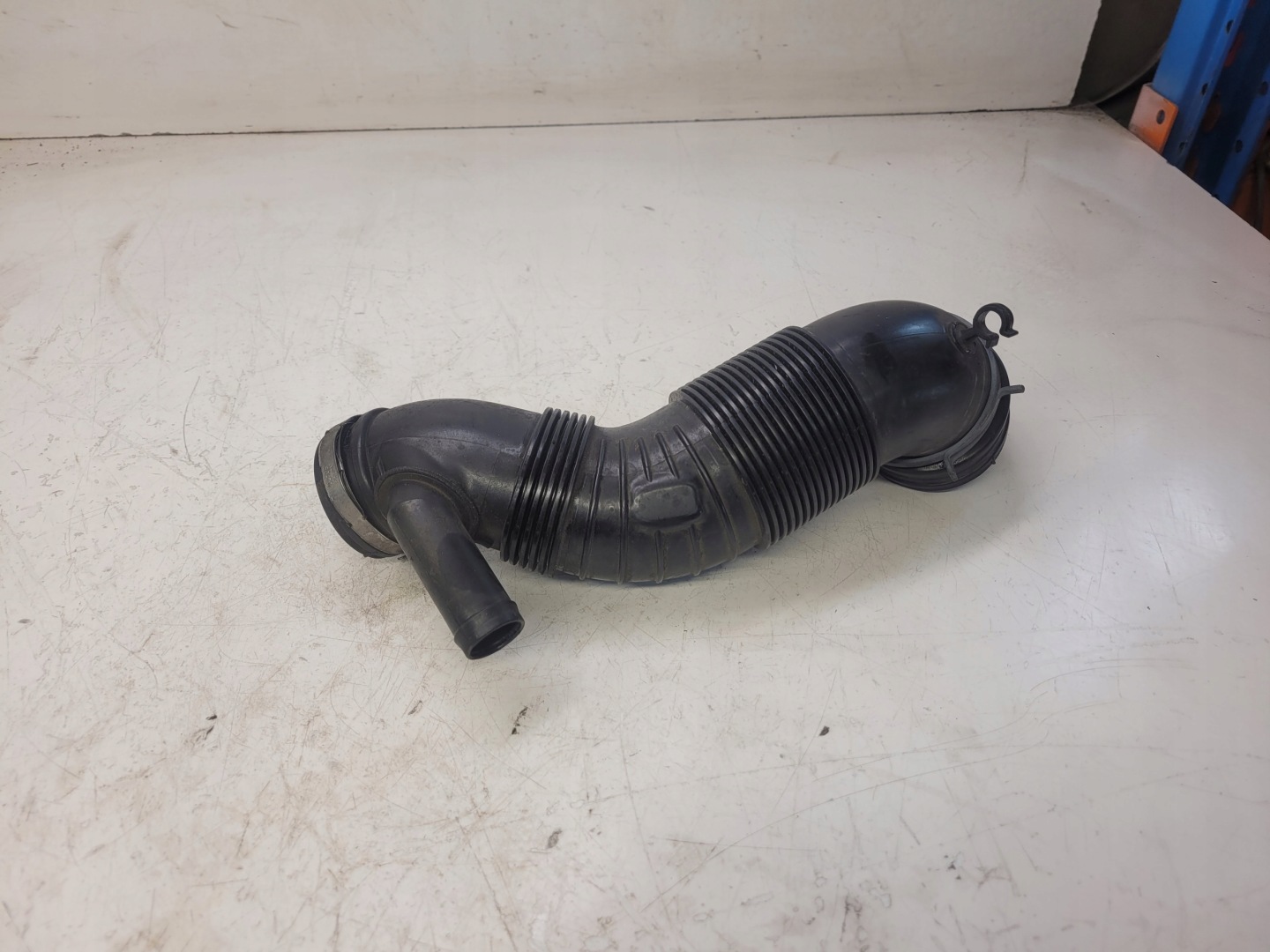 suction pipe air AUDI VW SKODA 5N0128656