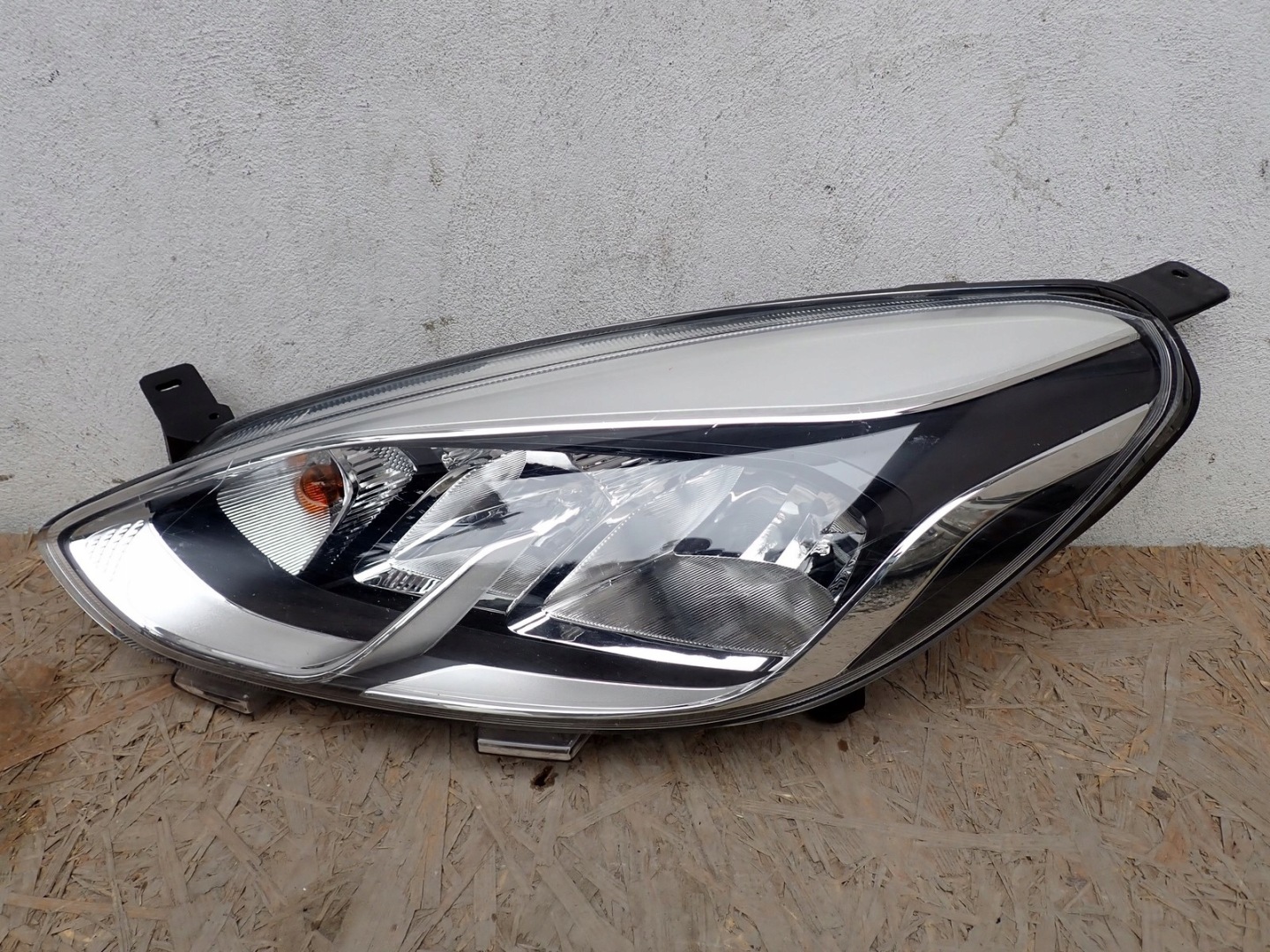 light left REFLEKTOR left FORD FIESTA MK8 VIII 2017-2021R H1BB-13W030-AG