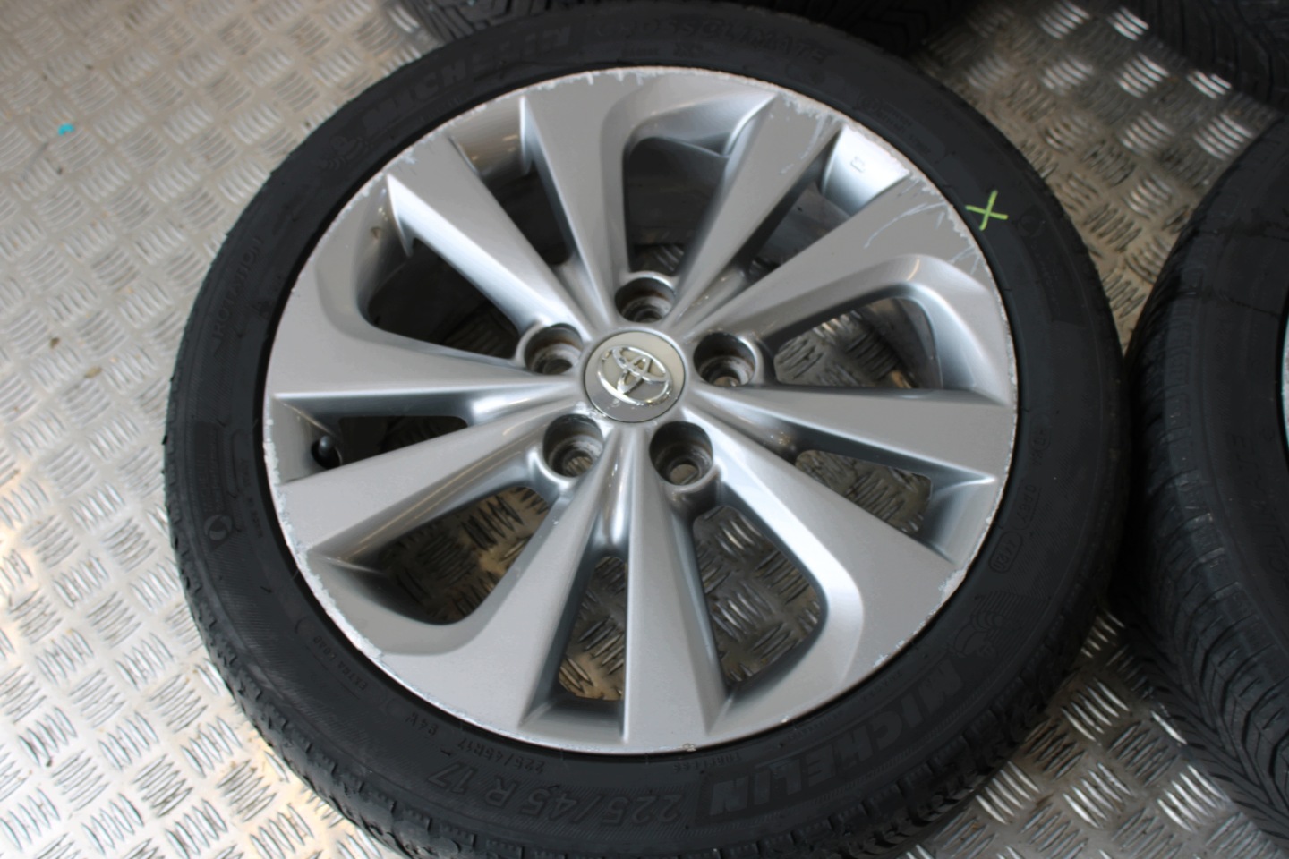 wheels discs disc 225/45 R17 TOYOTA AURIS II 2 KOMBI