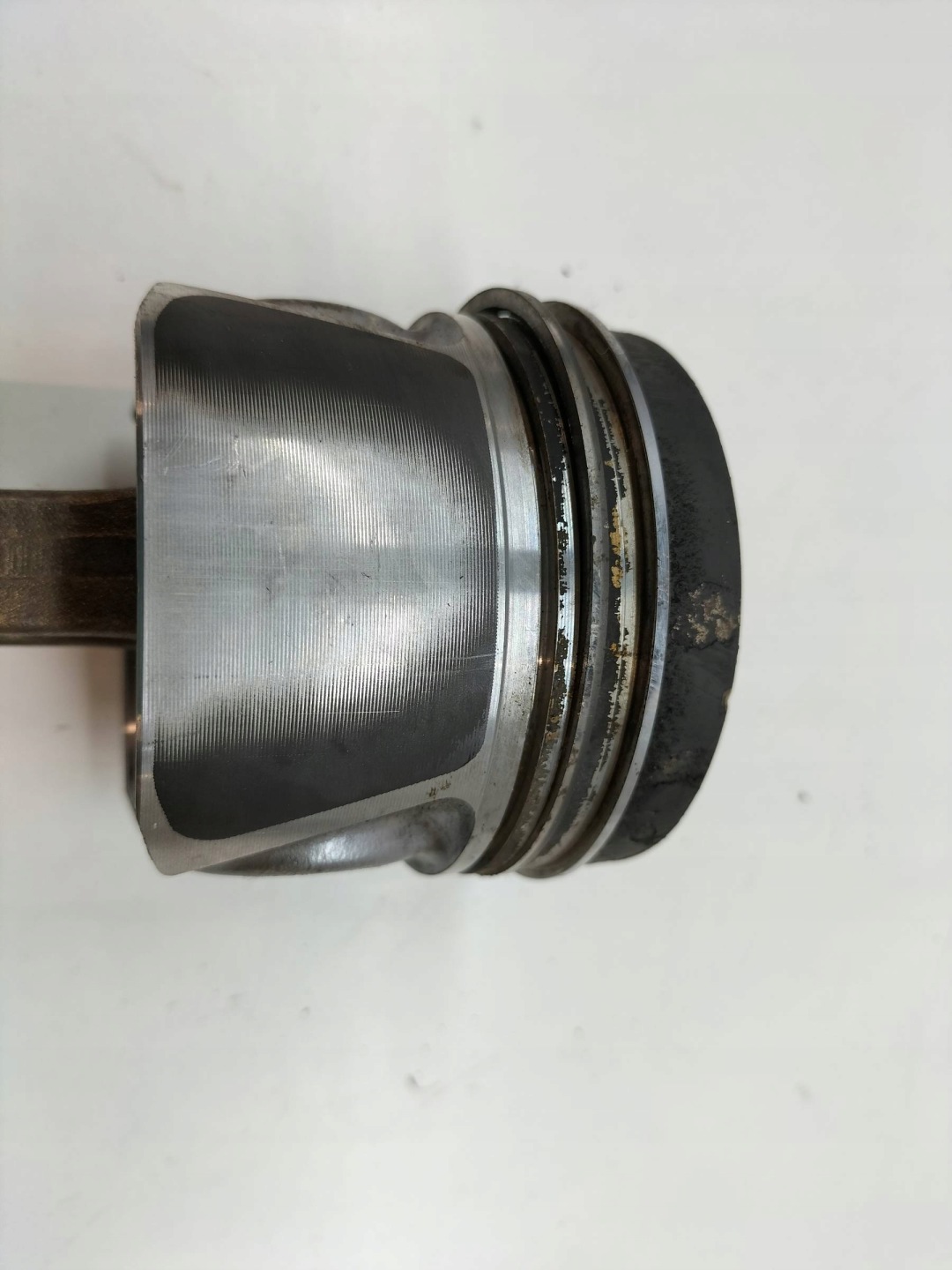 piston connecting rod 2.0 TDI Skoda Superb III (2015-)