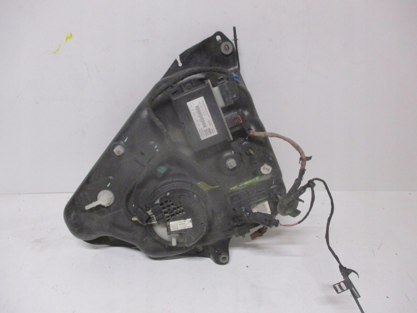 Behälter ADBLUE AUDI A4 S4 B8 8K 8K0131877R