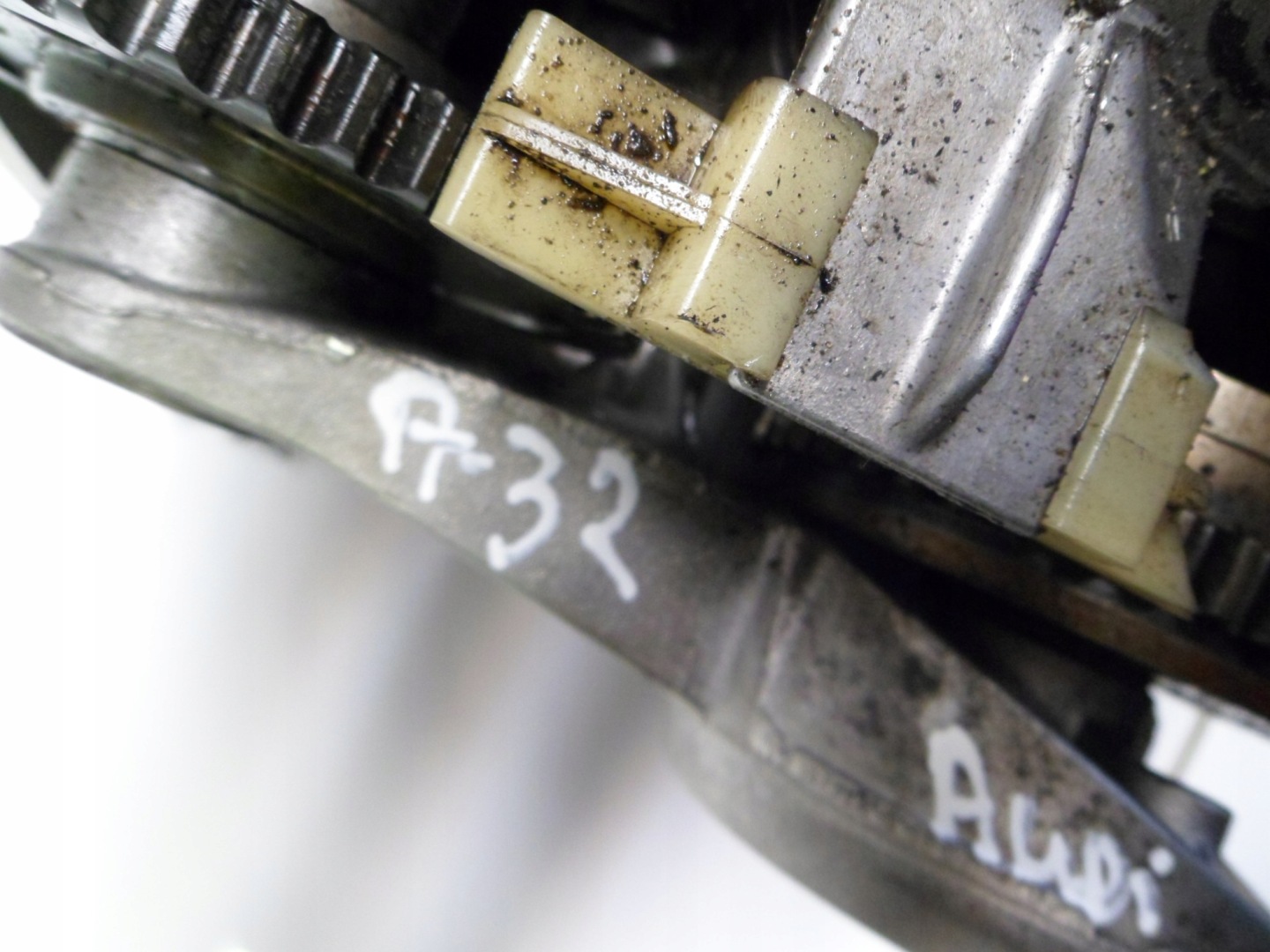 AUDI A4 B8 2.0TFSI CDN TESTATA Motore 06H103373K