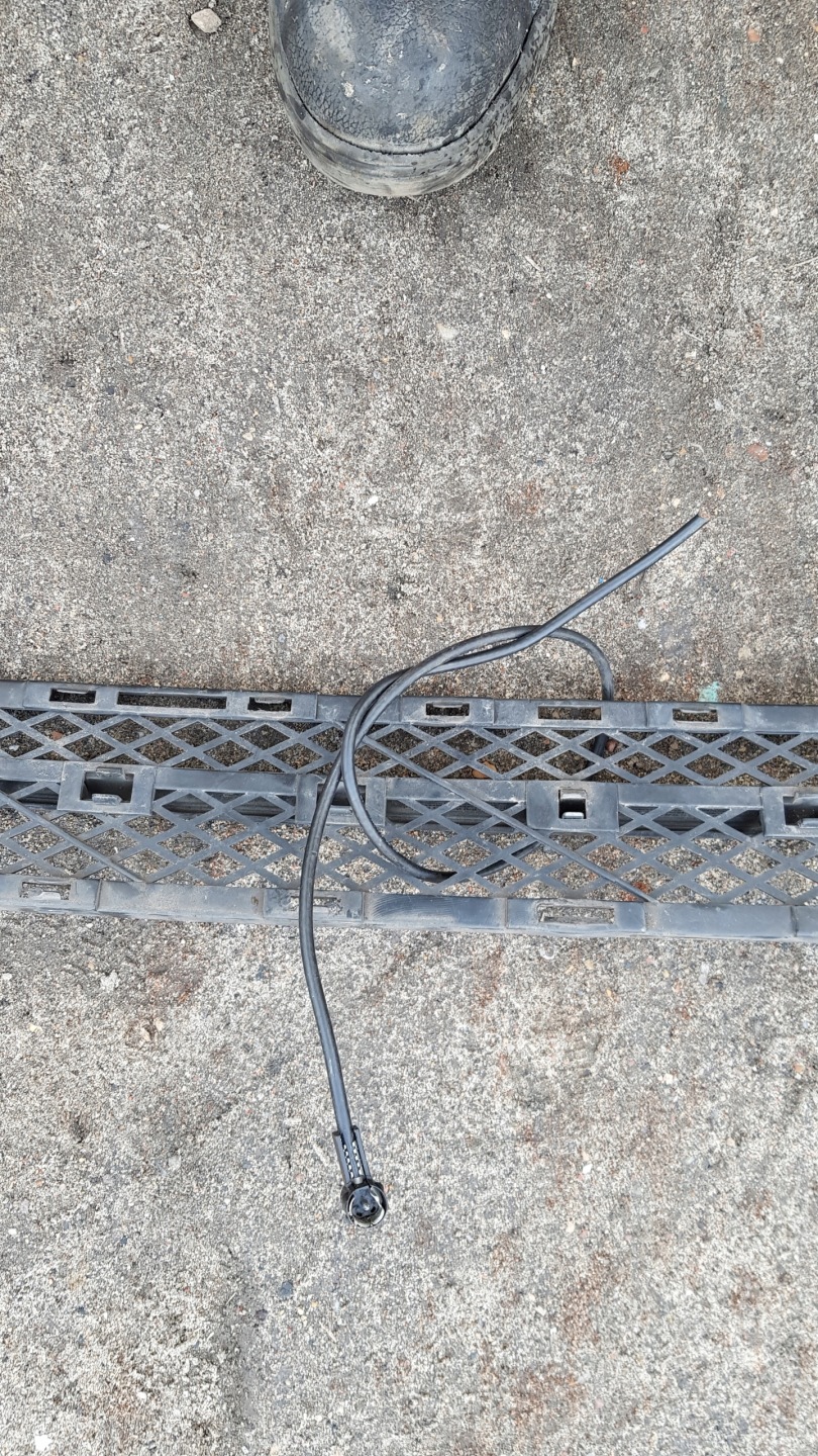 MERCEDES W203 grid of a bumper DOL front
