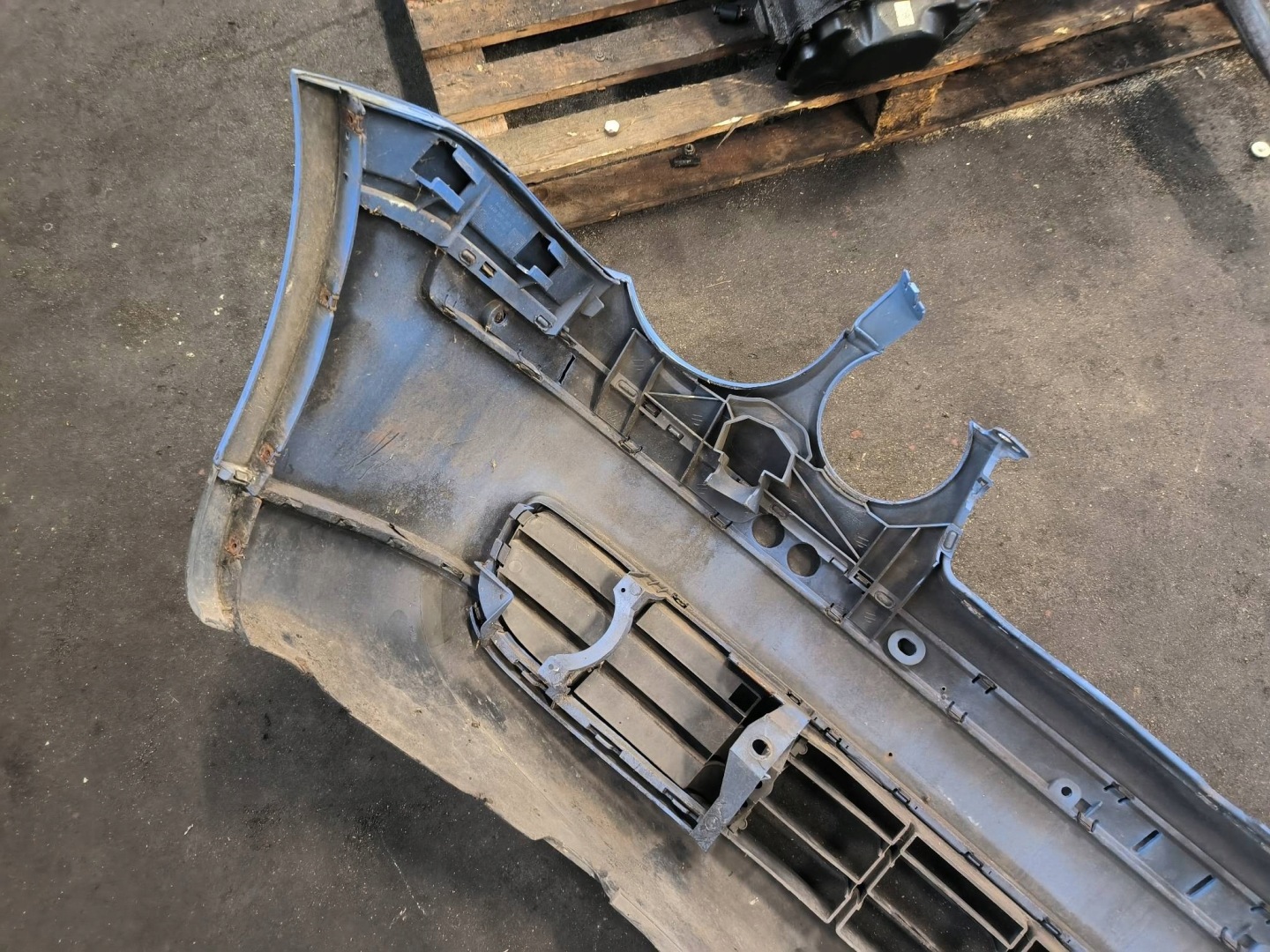 bumper front LA5F VOLKSWAGEN POLO IV