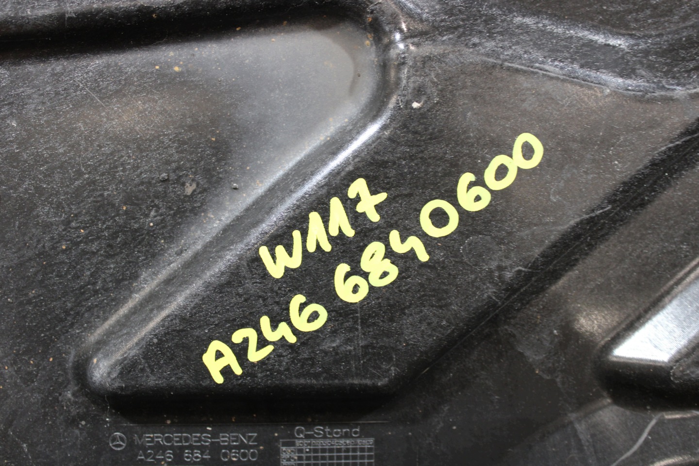 abdeckung Blende Abdeckung Unterfahrschutz A2466840600 MERCEDES CLA W117