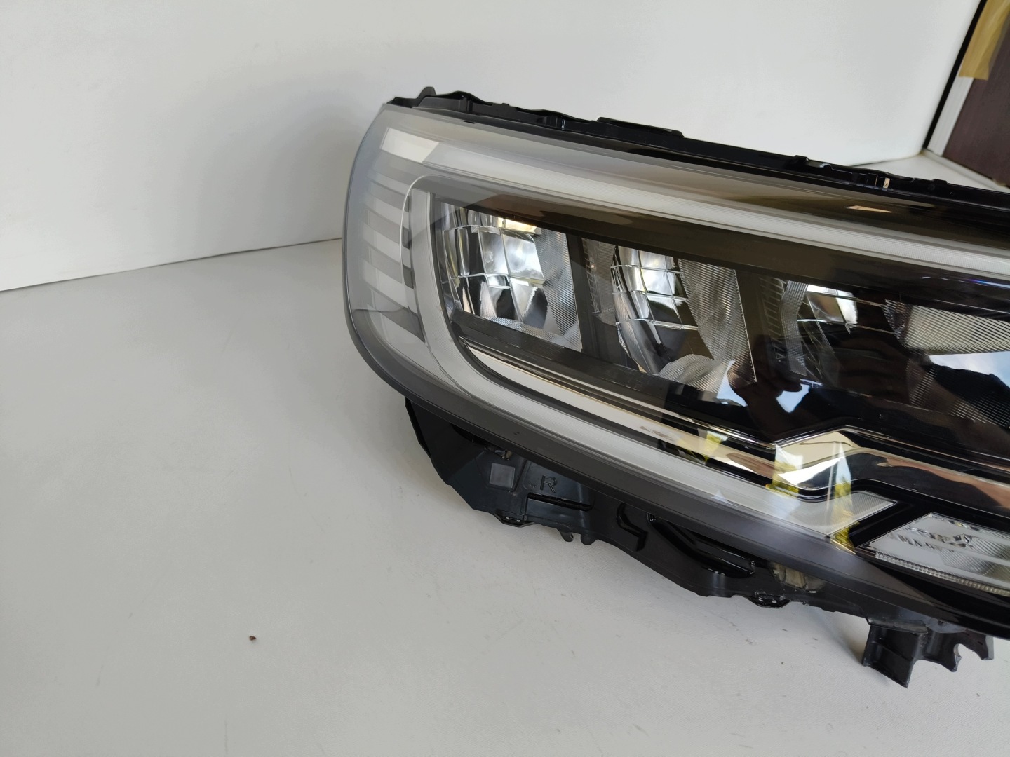 light right REFLEKTOR RENAULT KANGOO IV 21- FULL LED