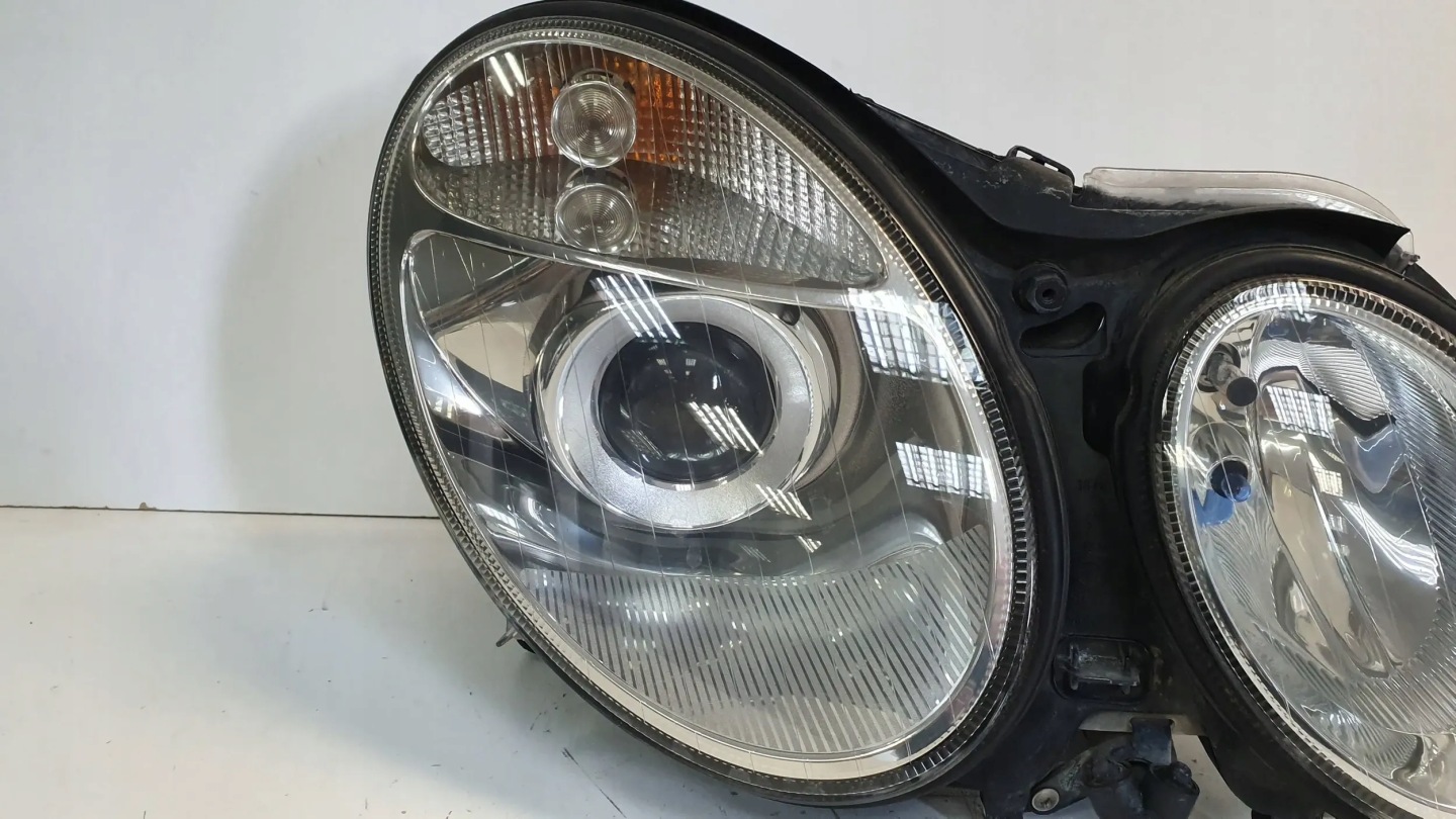 light xenon right Mercedes E Klasa W211 02