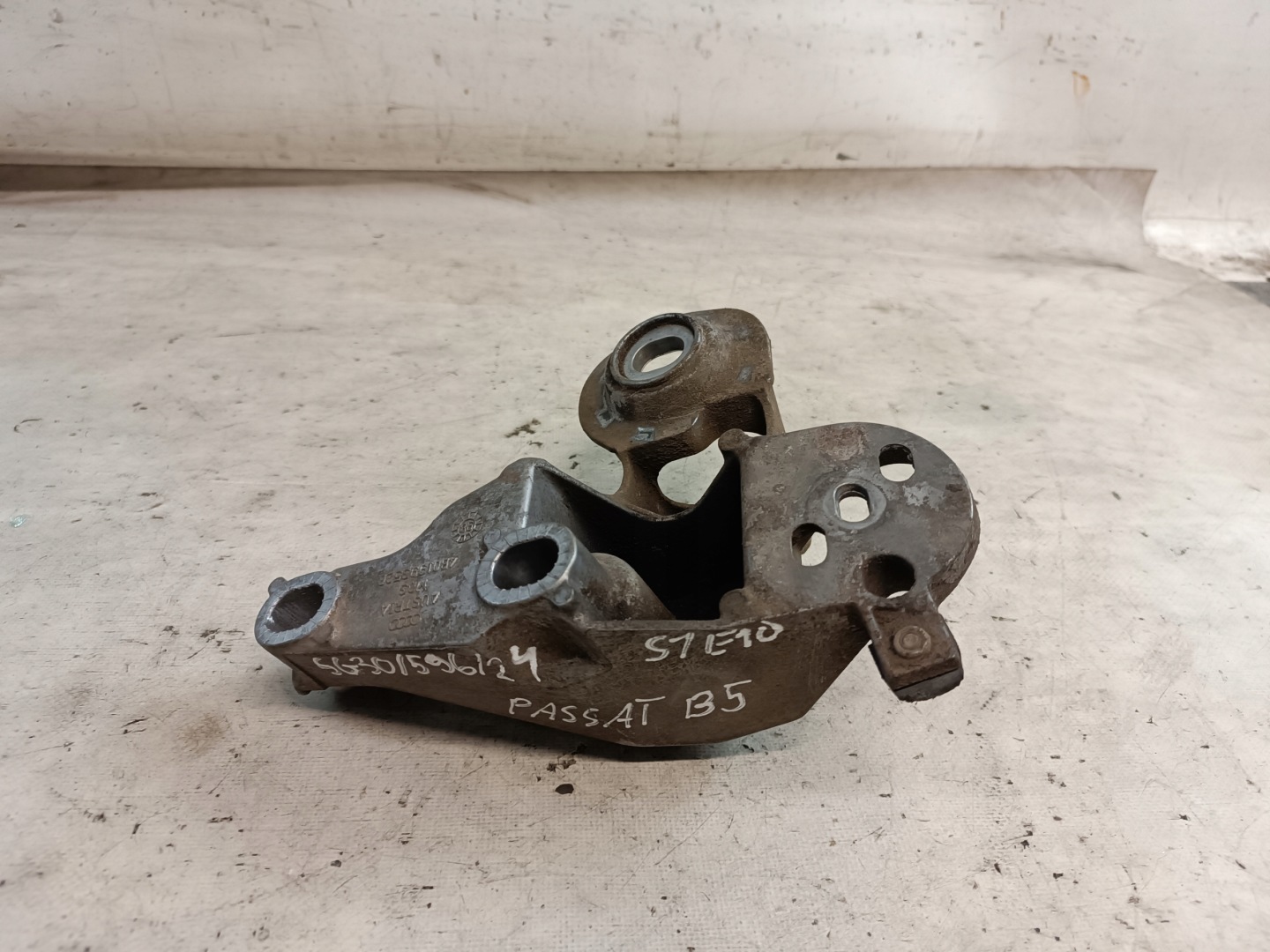 engine mount right VW PASSAT B5 FL 1.9TDI