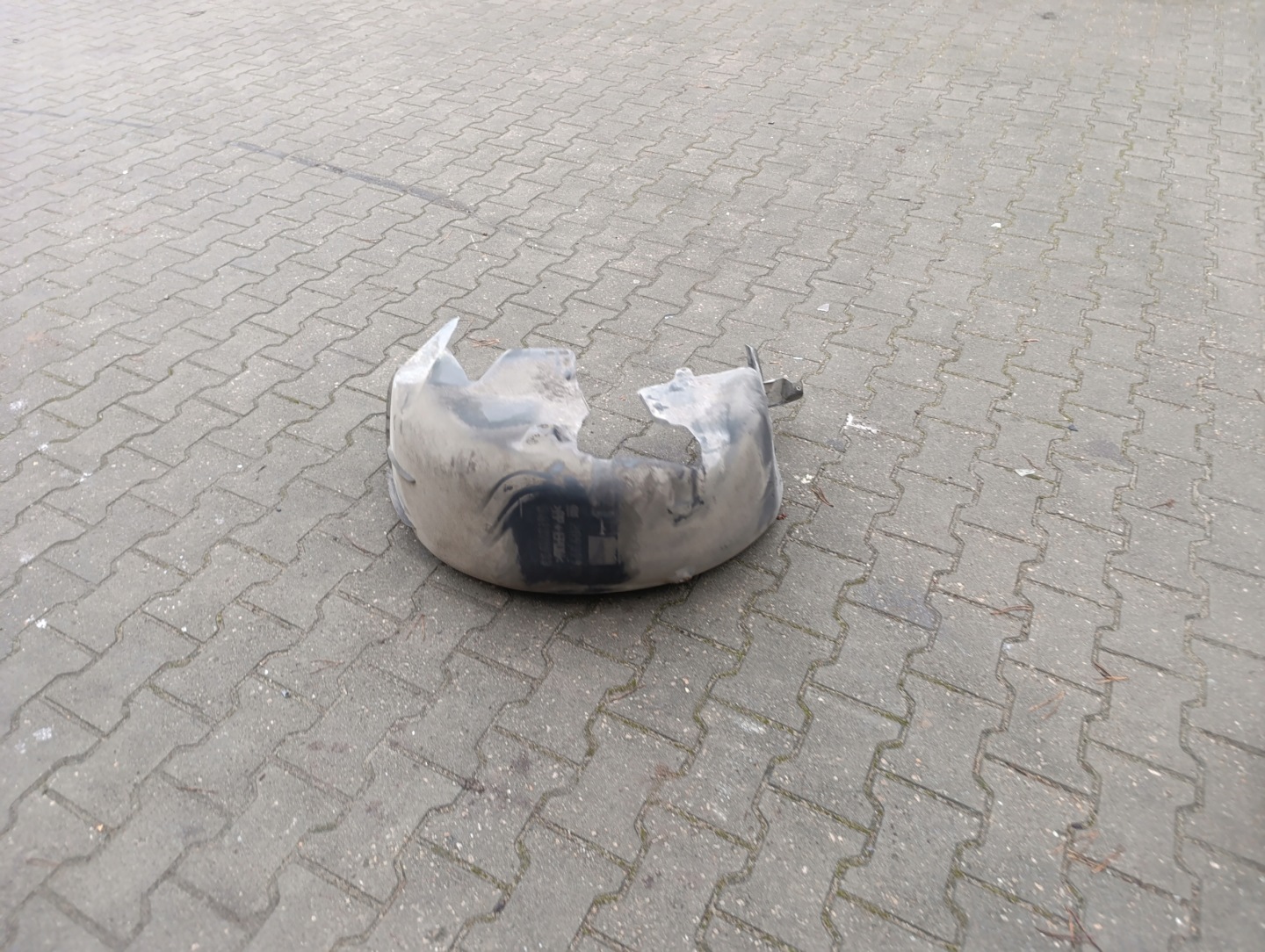 mudguard right rear part right rear. OPEL INSIGNIA A 20939996