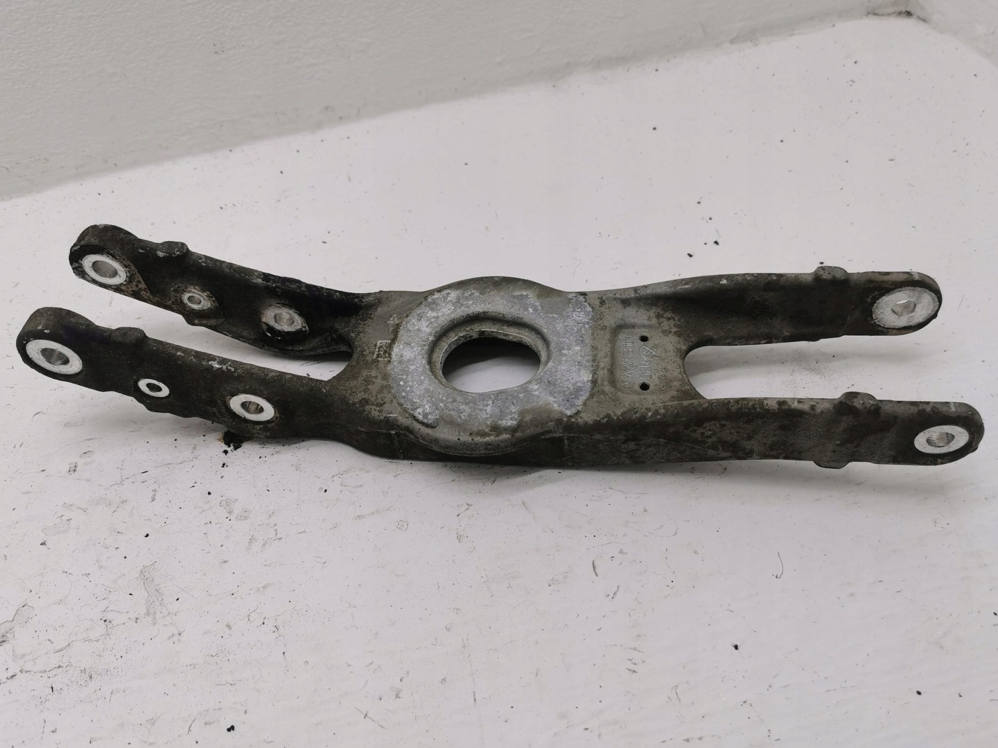 Querlenker hinten MERCEDES E-KLASA W213 2.0CDI A2053300