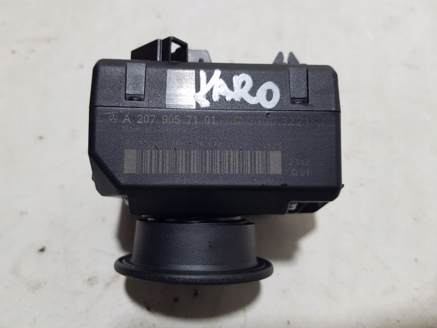 ignition +2X key MERCEDES W207 2079057101