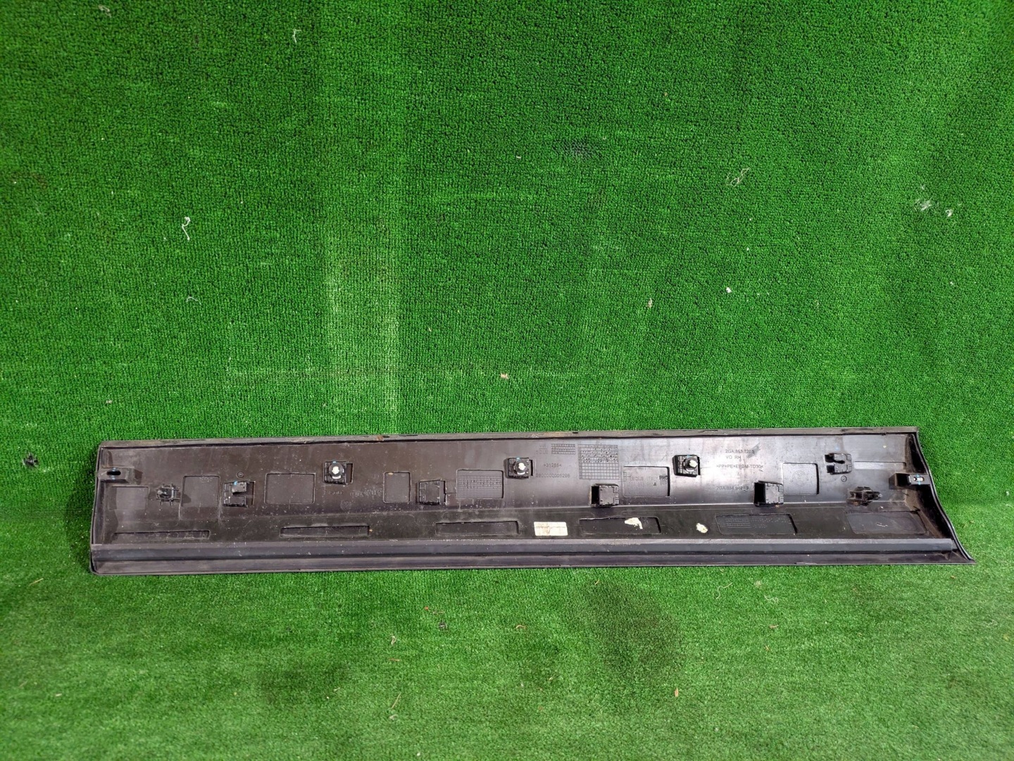 moulding door right front VW T-ROC R-LINE 17- NR.3