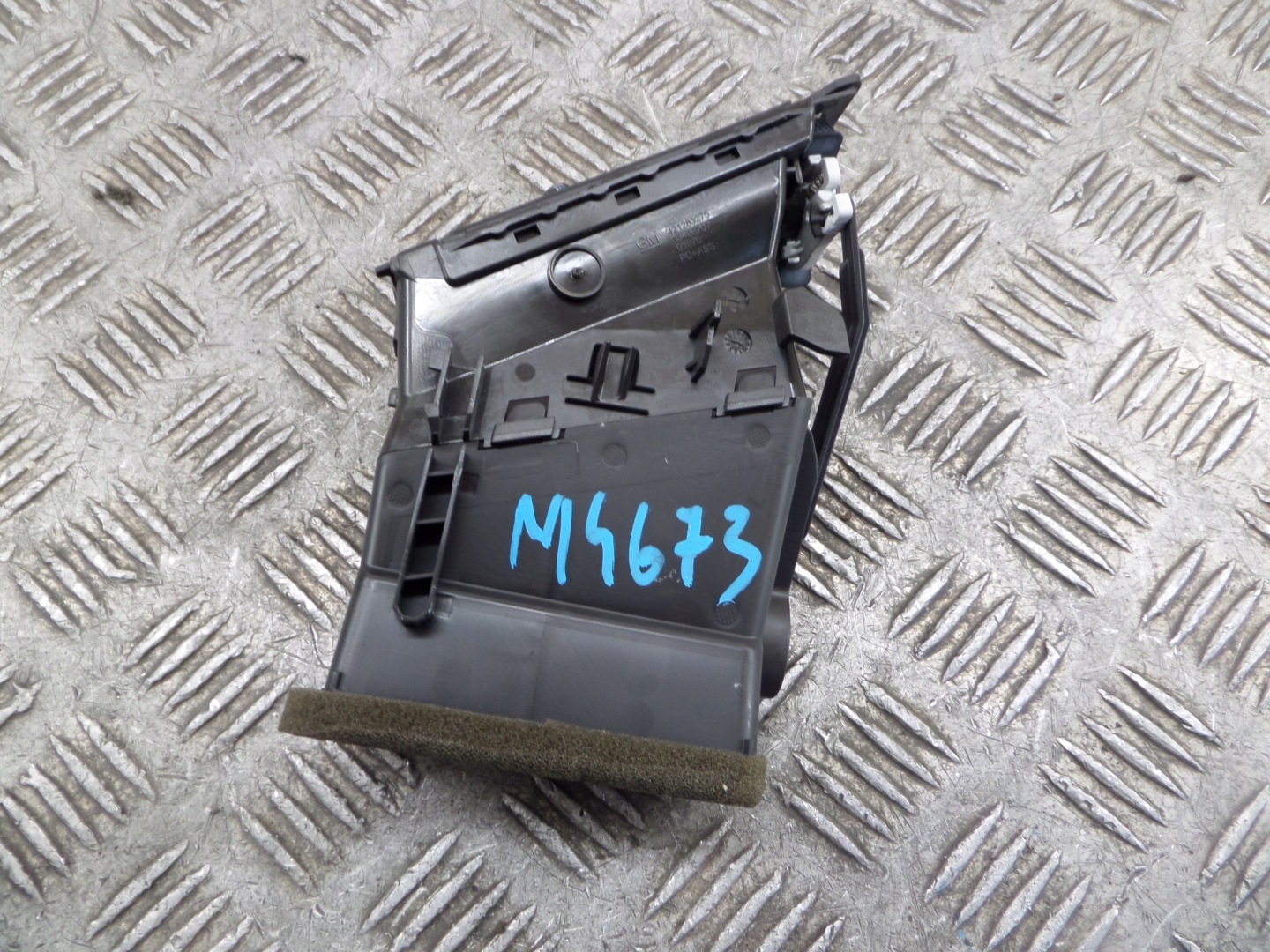 grid air conditioning devices central left Opel Astra V K 15- 13406757