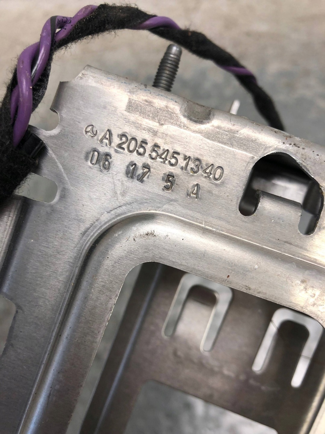 bracket holder STEROWNIKA MERCEDES W238 A2055451340