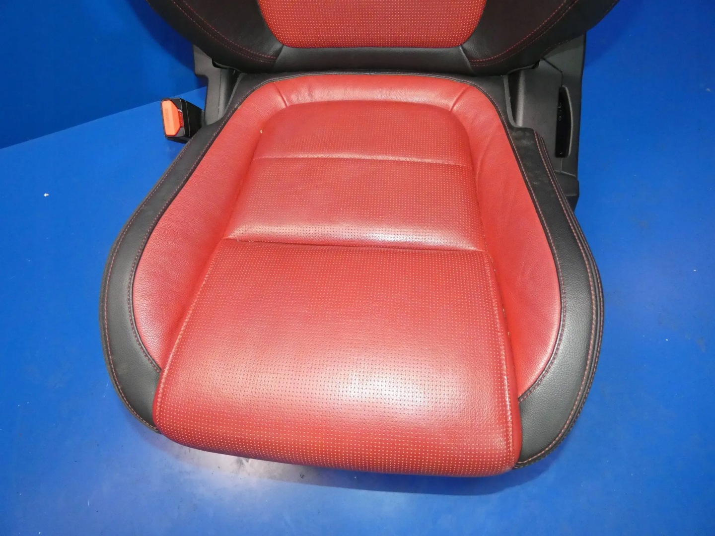 JAGUAR XE X760 seat left driver´s PODGRZEWANY