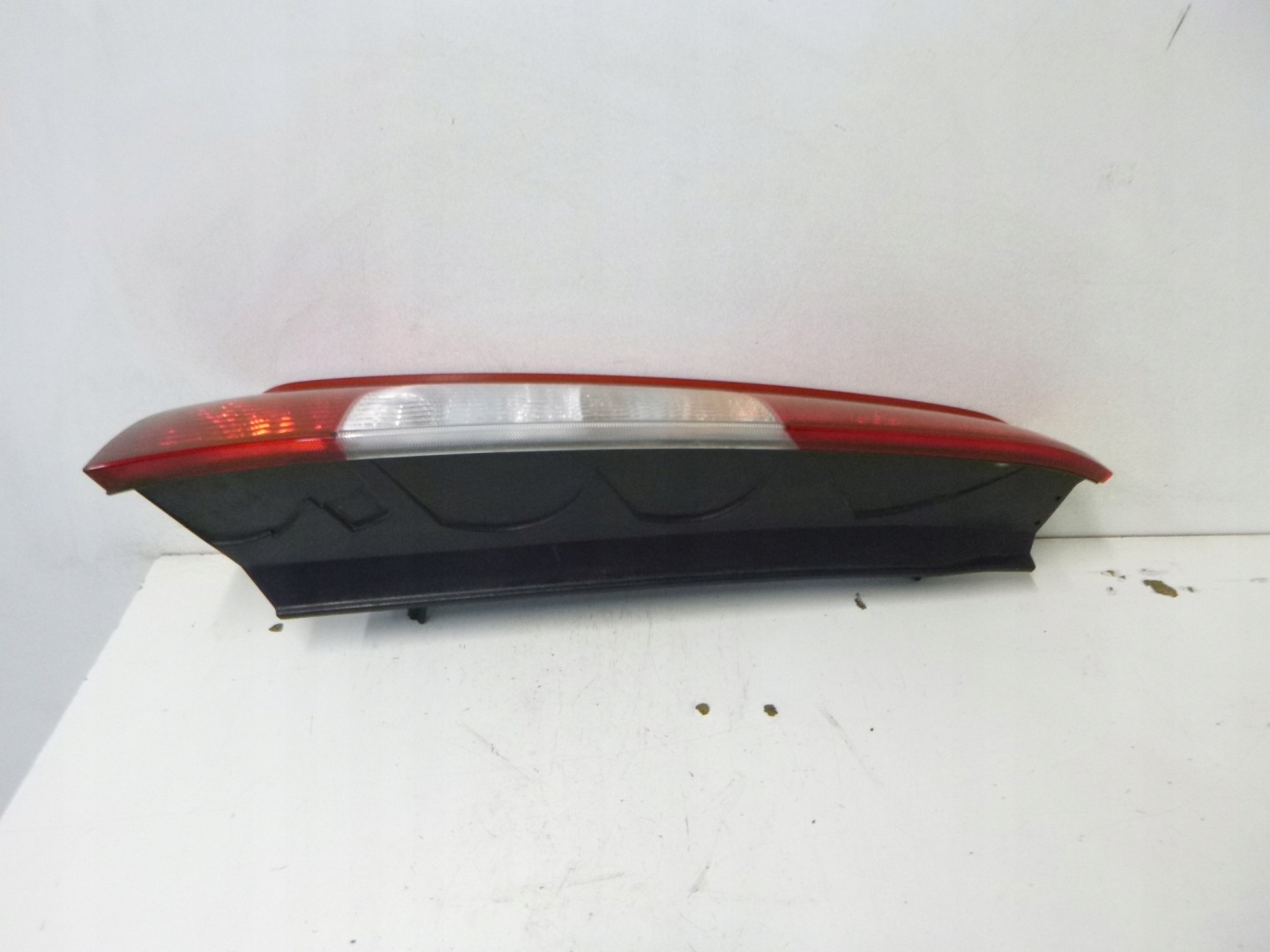 light rear Ford C-Max C max 05r.