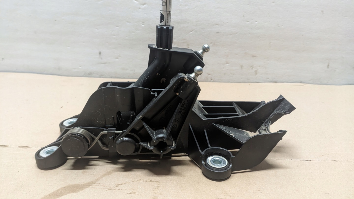 FORD B-MAX 12R 1.0 EB Schalthebel Schalt getriebe