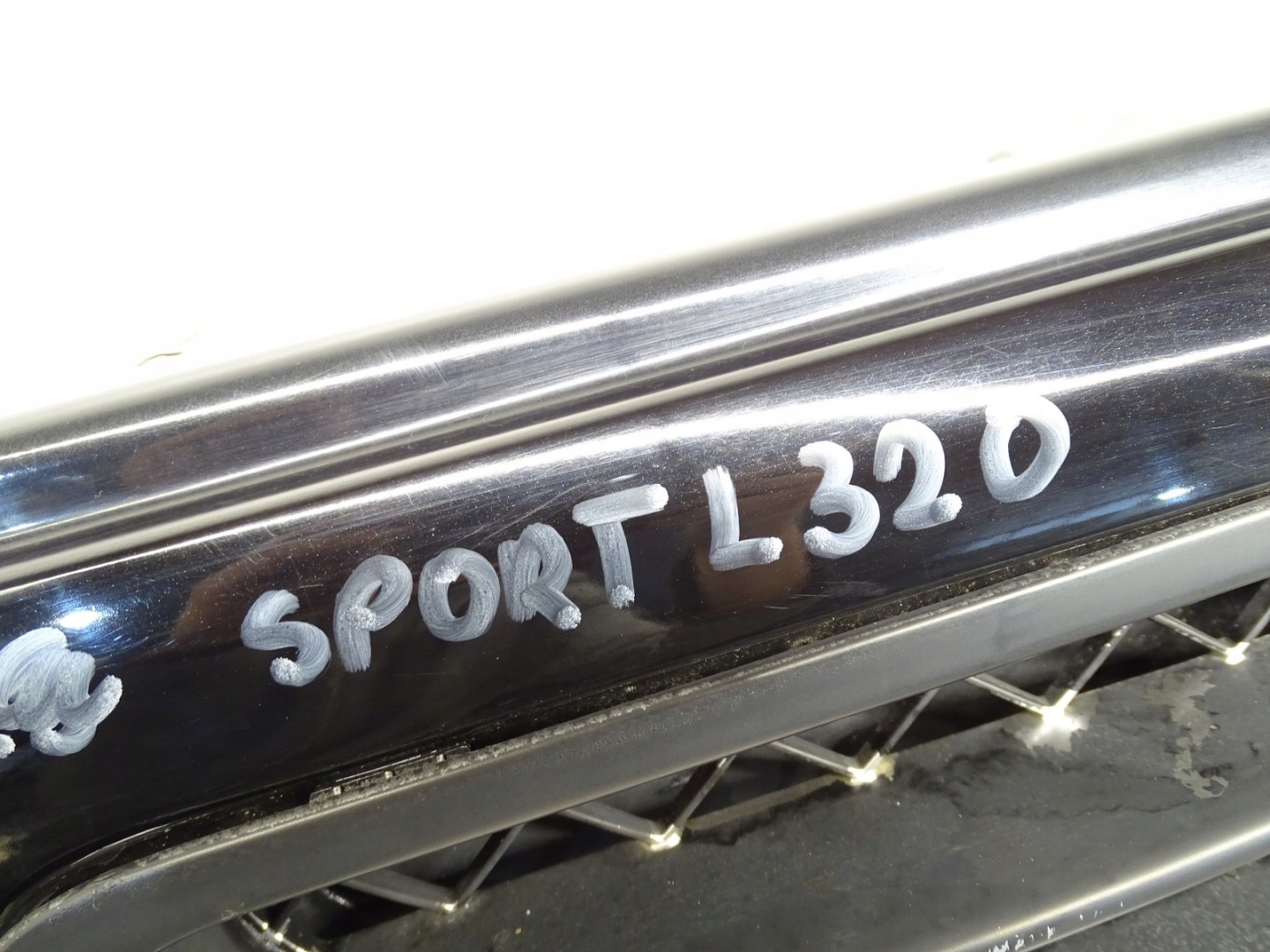 fender left front front RANGE ROVER SPORT L320