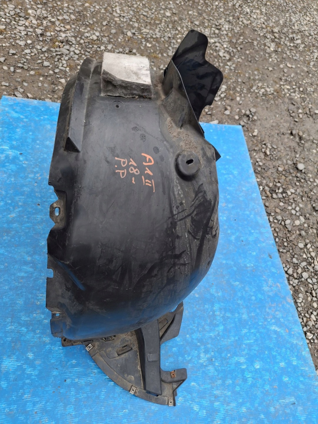 mudguard right front AUDI A1 II 82A 2018R->