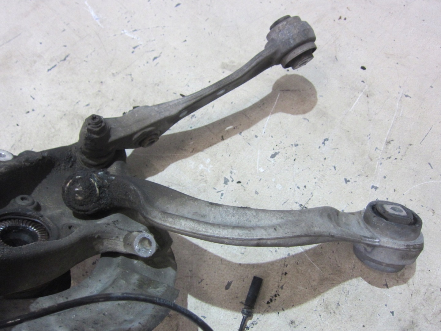 BMW F10 528X 4X4 swing shock absorber left XDRIVE