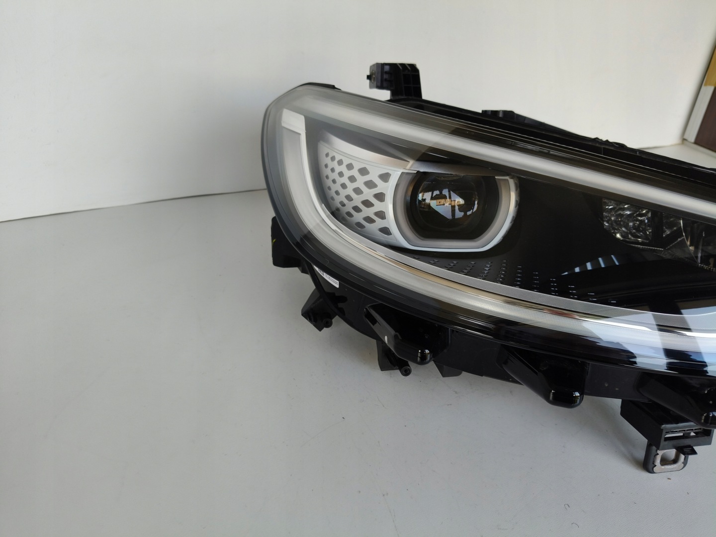 light right REFLEKTOR VW ID3 21- 10A FULL LED