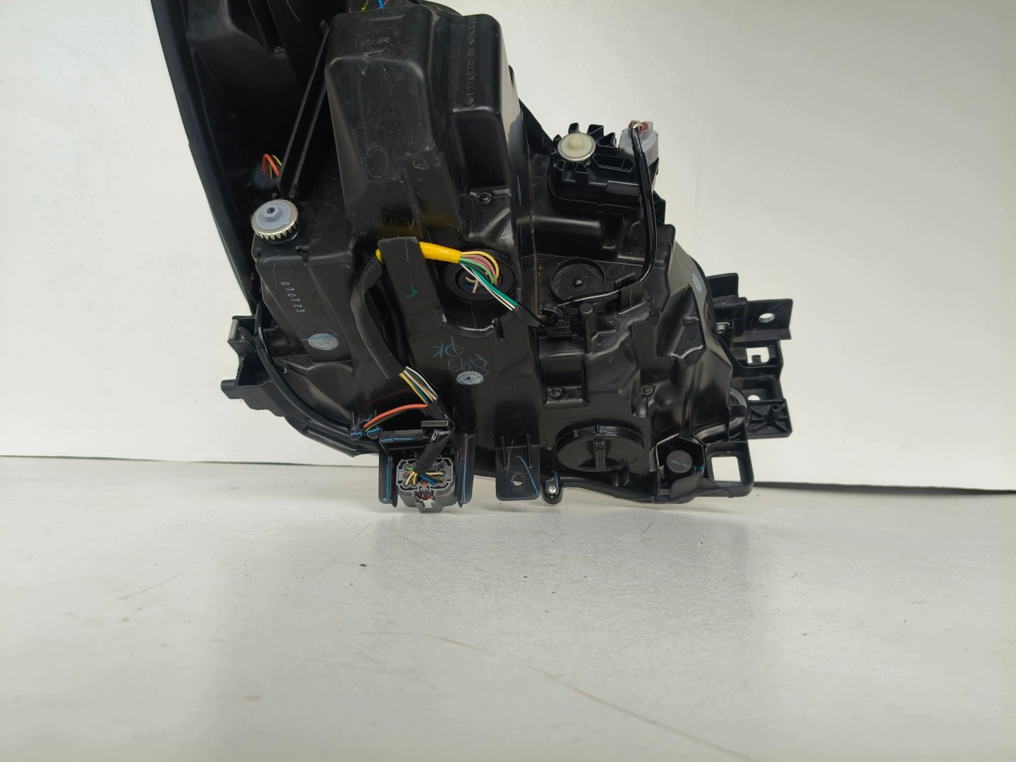 light left REFLEKTOR MAZDA 2 20- LIFT FULL LED 13 PIN