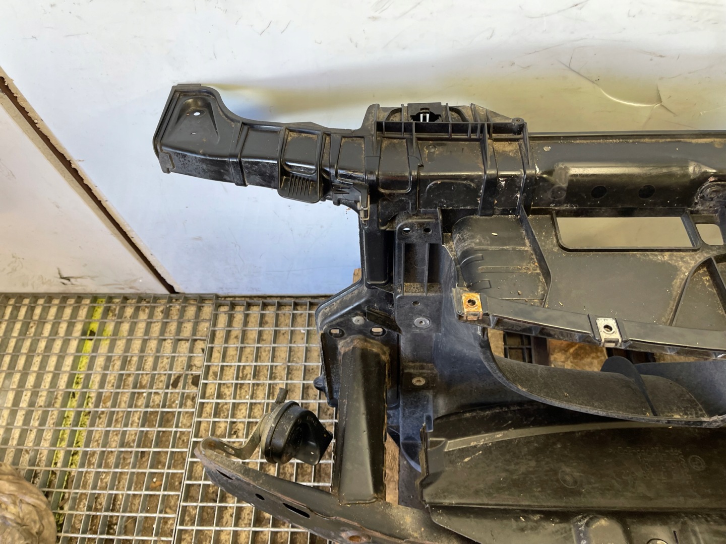 support panel for radiators pillar sider pillar front BMW E87 -04