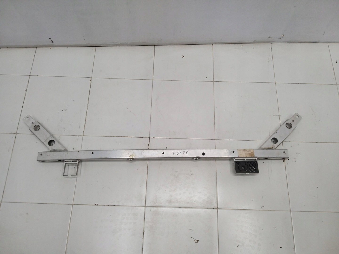 VOLVO S60 V60 18- sider pillar of a bumper front upper 32348648