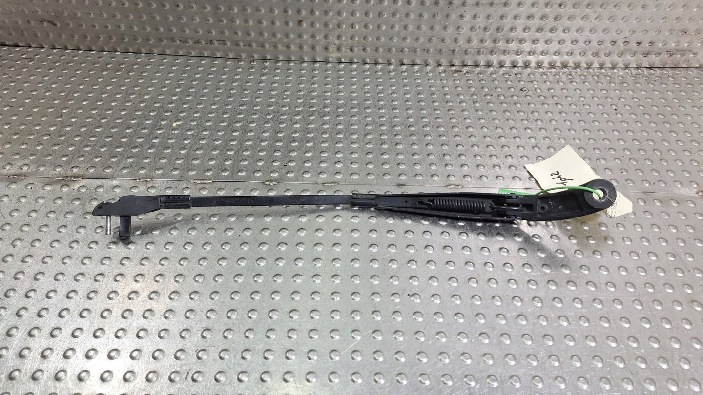 wiper arm left front 7L5955407D PORSCHE CAYENNE and 7L5