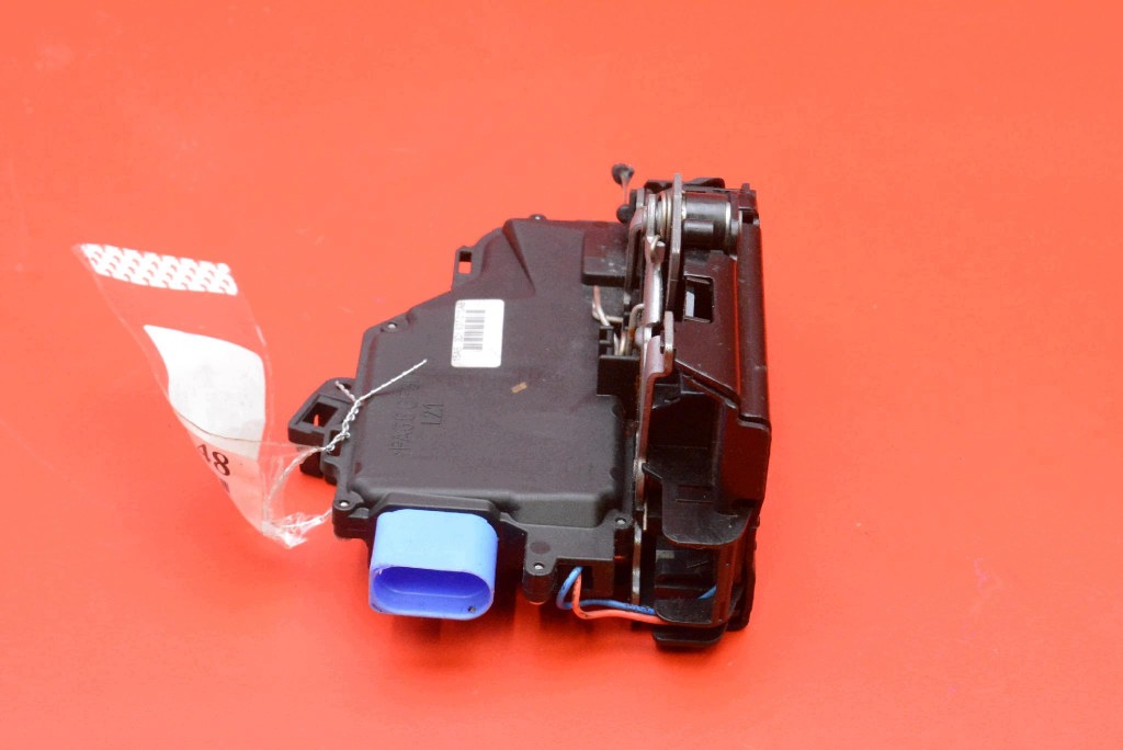 lock door left front front EU 3D1837015AB VW GOLF 5 V plus 04-09