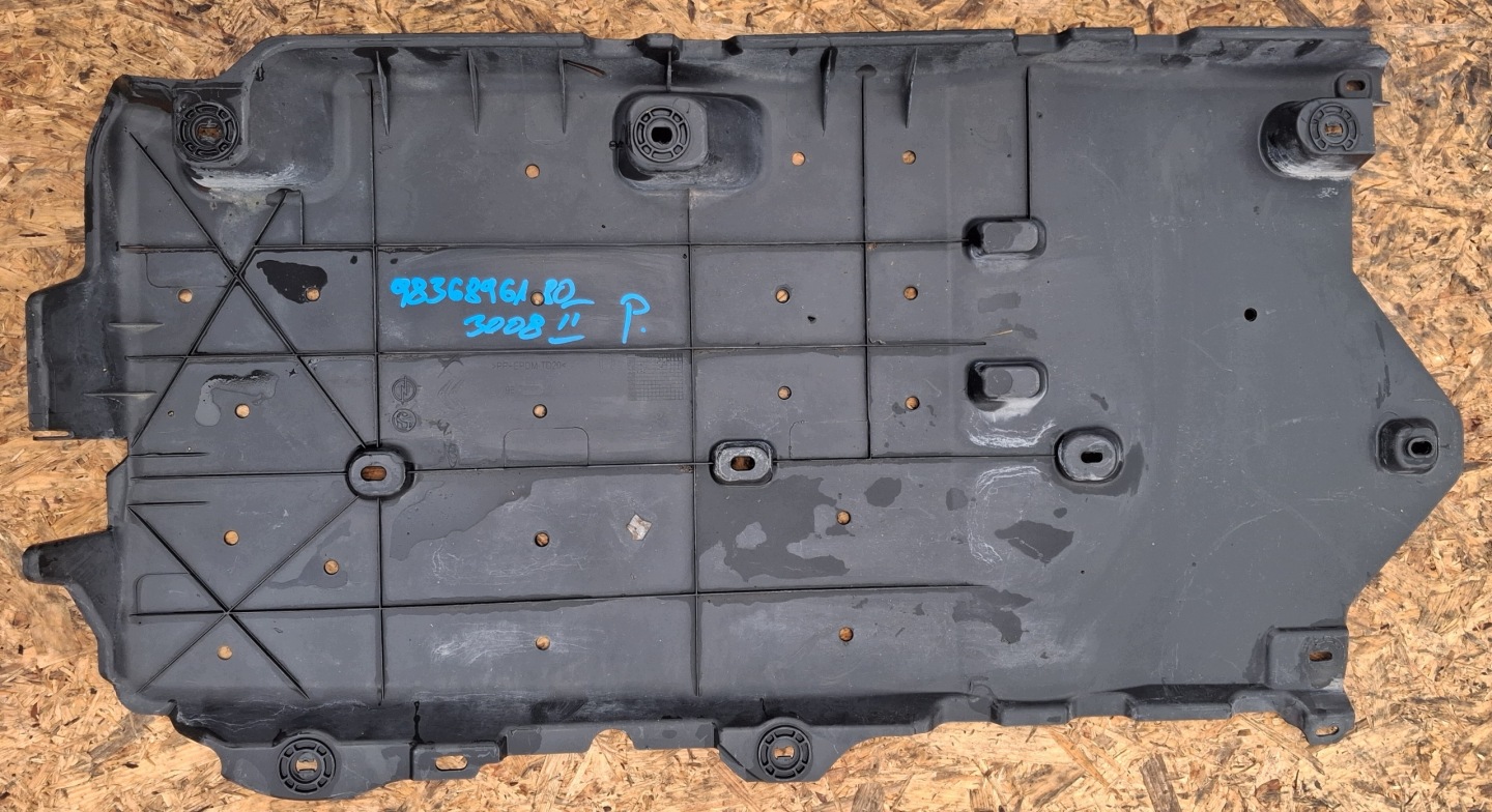 cover chassis right DS7 LIFT 9836896180