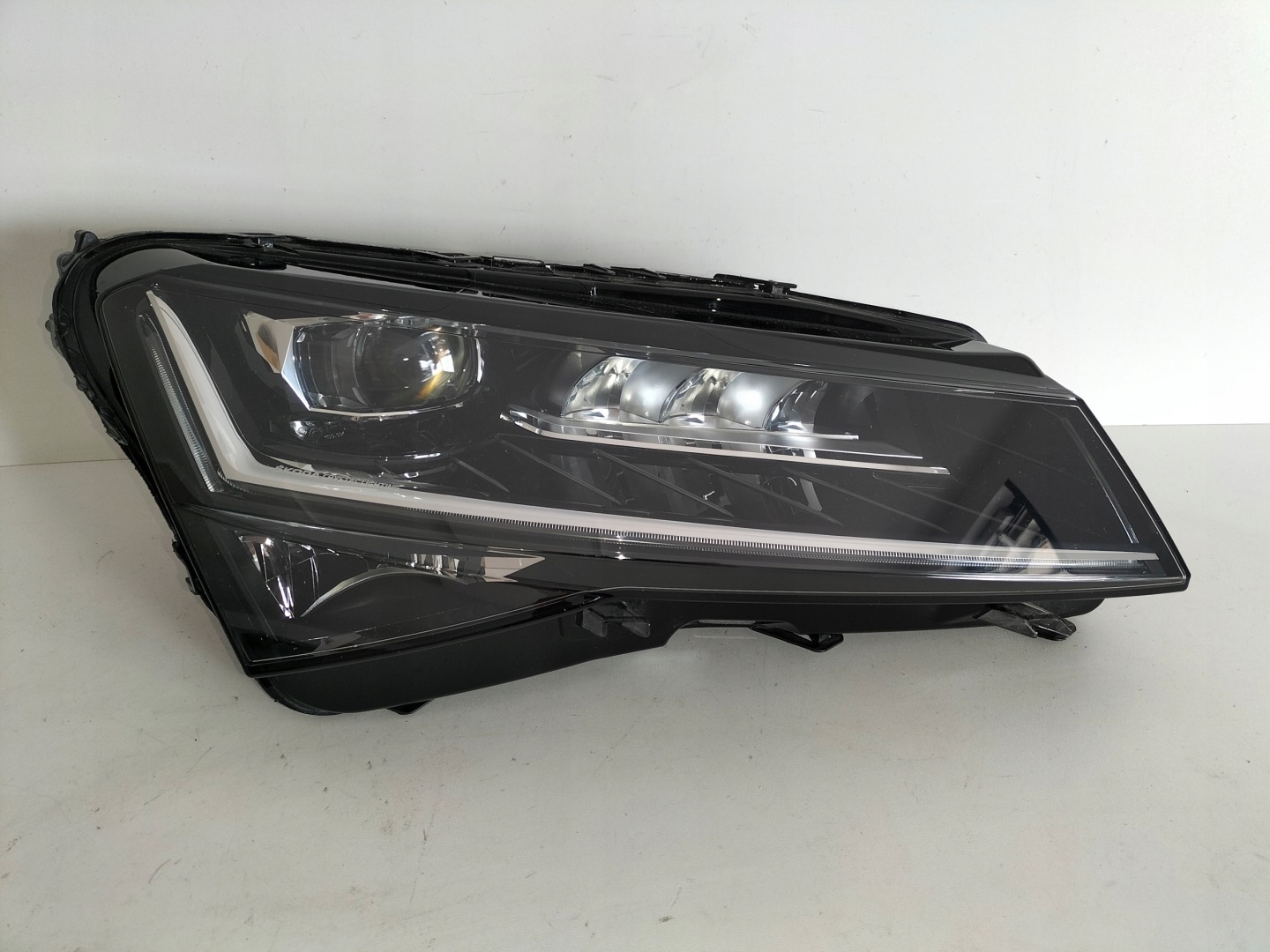 light front reflektor right SKODA SUPERB III LIFT 19- CRYSTAL LIGHTING