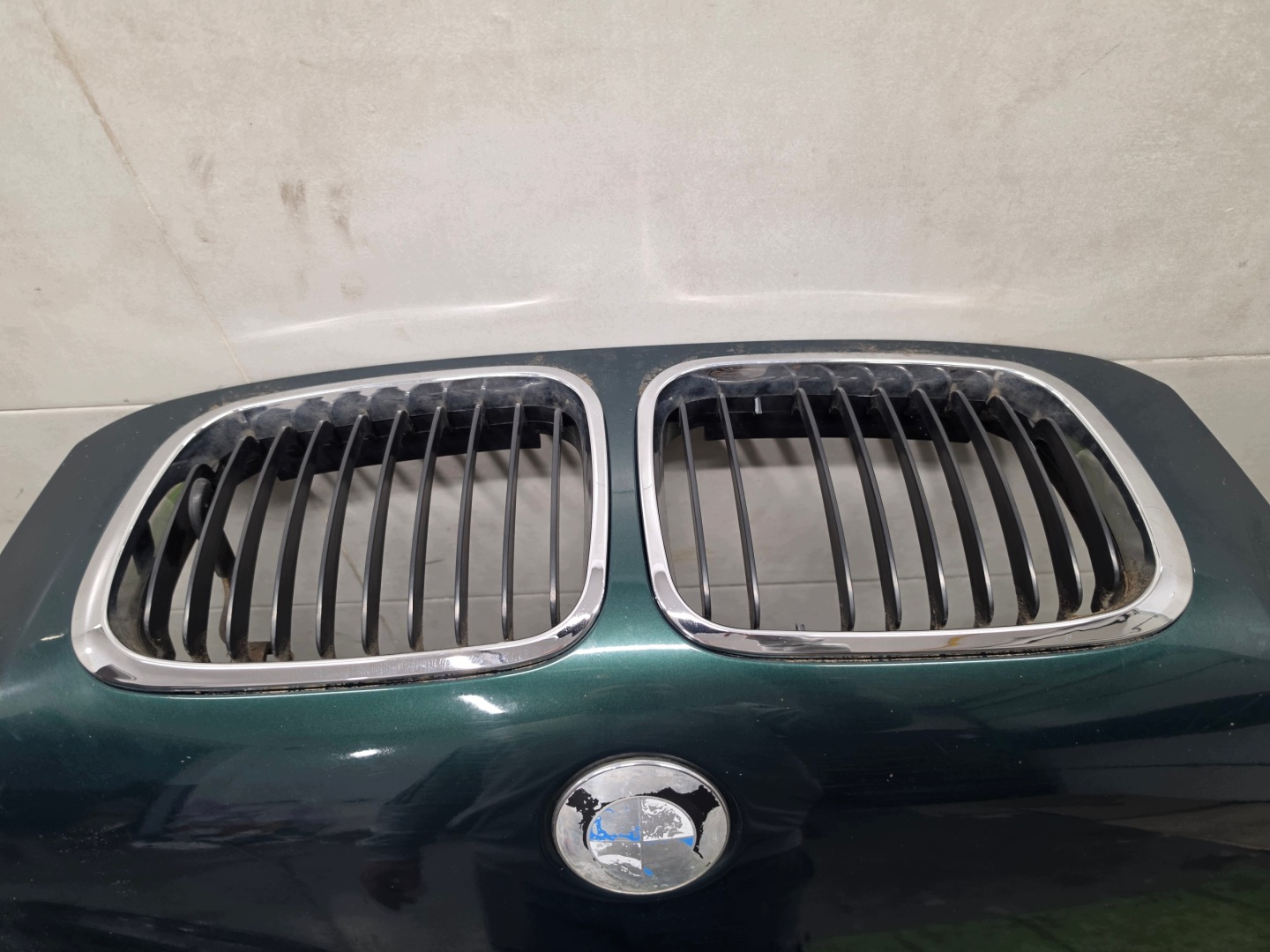 BMW 3 E46 capot couleur 386 FARNGRUEN PEARL METALLIC