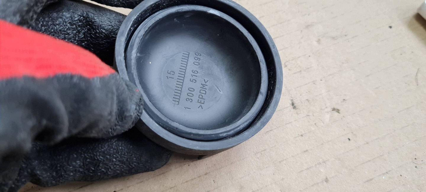 A5 8T LIFT spoiler cap lights front 1300516099 A4 B8 LIFT