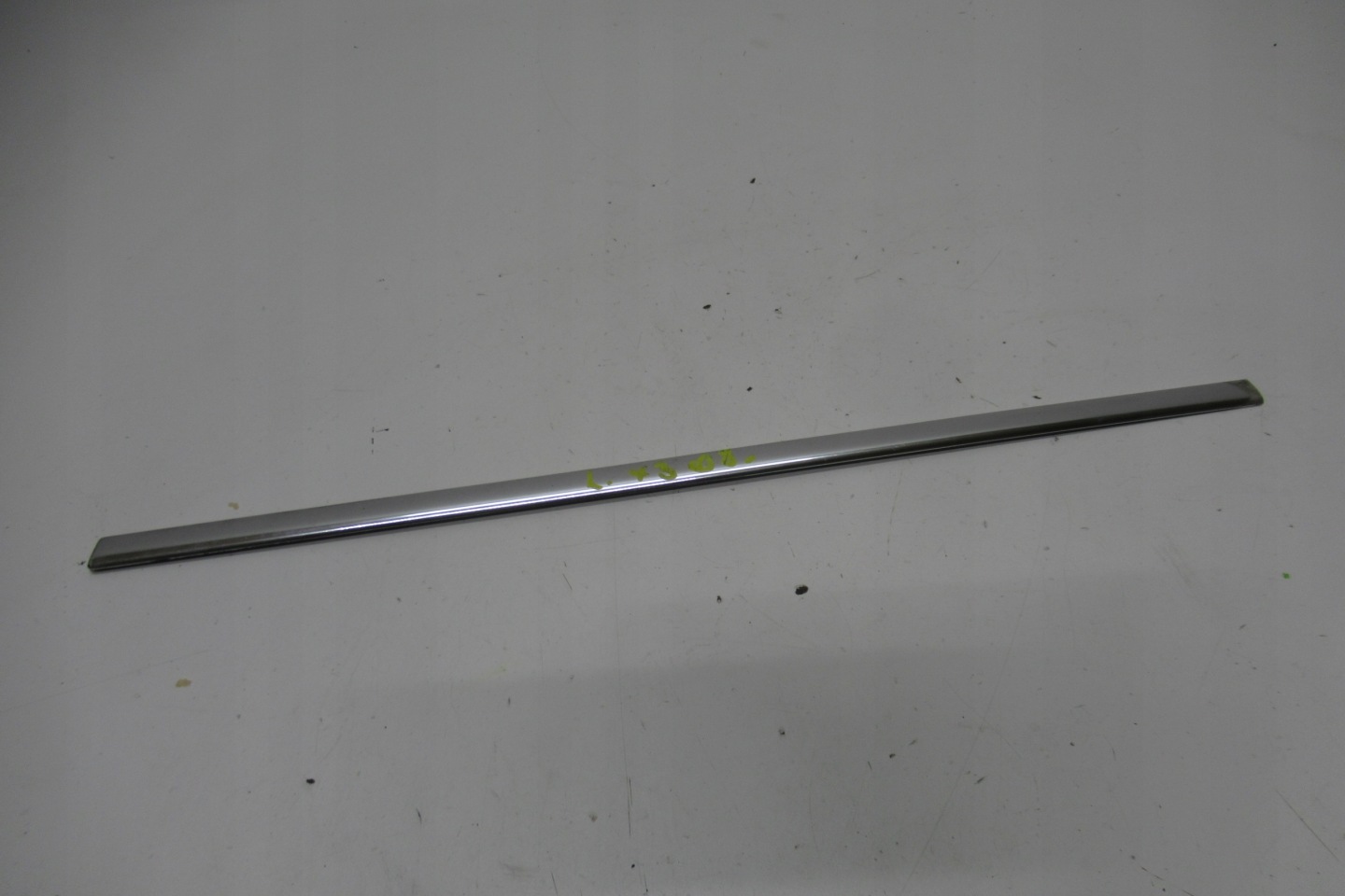 BMW X3 E83 moulding windows KAROSERYJNEJ CHROM left