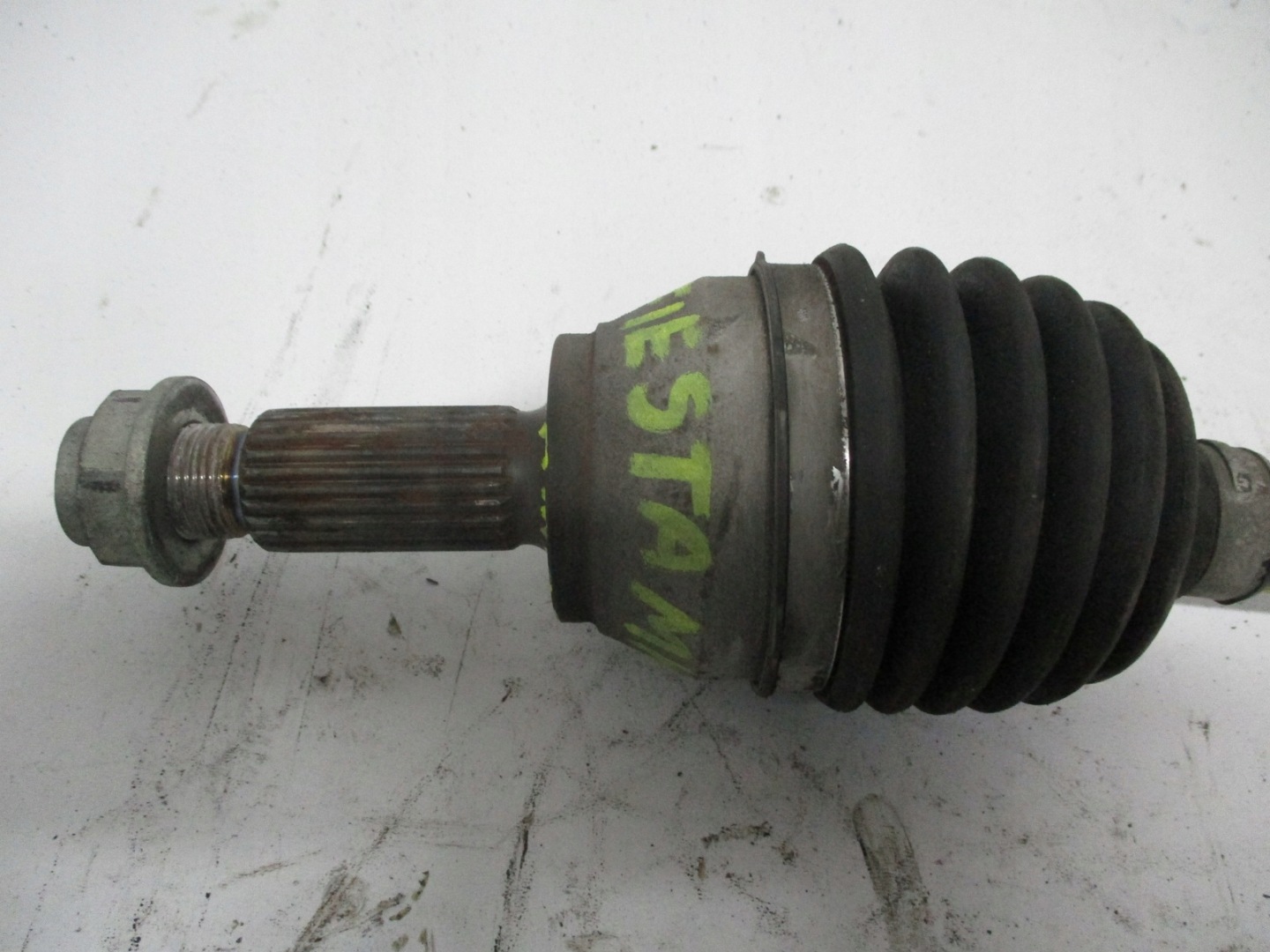semi-axis left FORD FIESTA MK7 1,25i 8V51-3B437-AAB