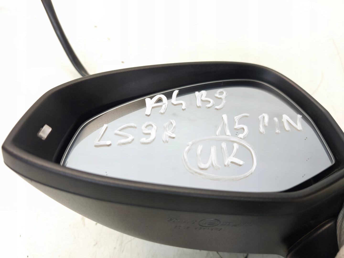 mirror exterior left AUDI A4 B9 LS9R 15 PIN UK